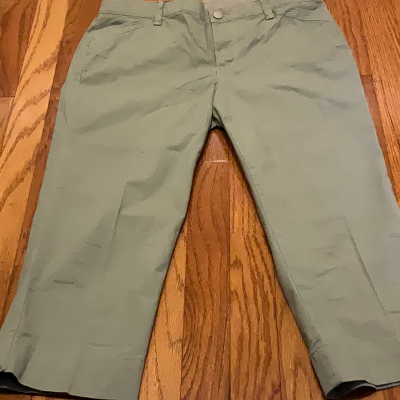 Bandolino Olive Green Capris